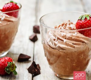 Mousse de chocolate com coco ralado