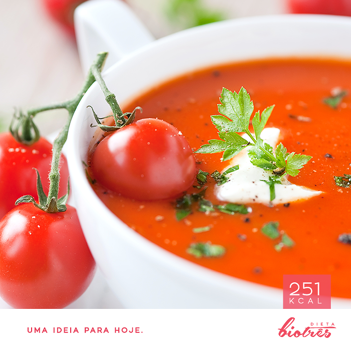 Sopa de tomate com segurelha