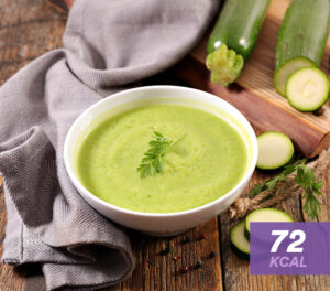 imagem que mostra a receita de sopa cremosa de curgete e alho-francês finalizada